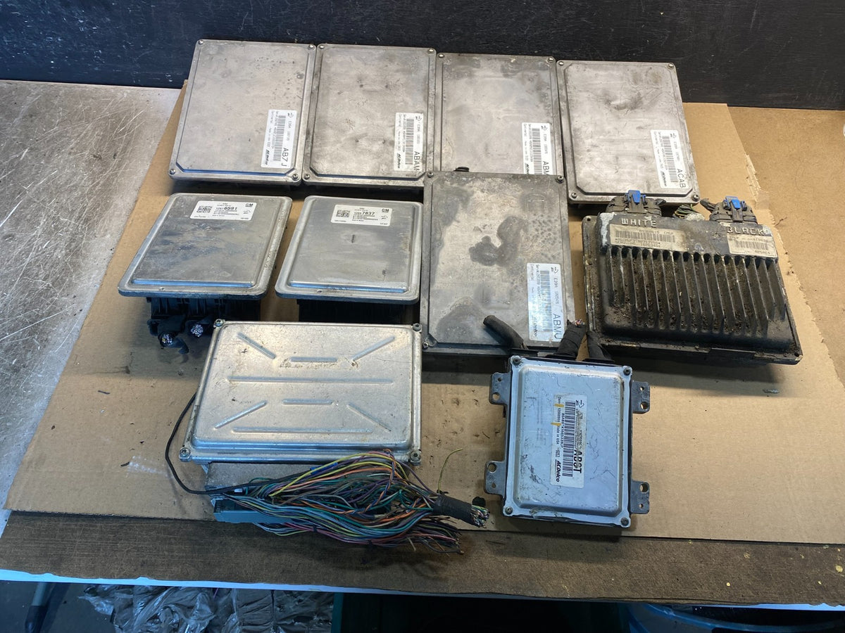 Mix of 10 Chevrolet ECM Engine Computer Module AH46540