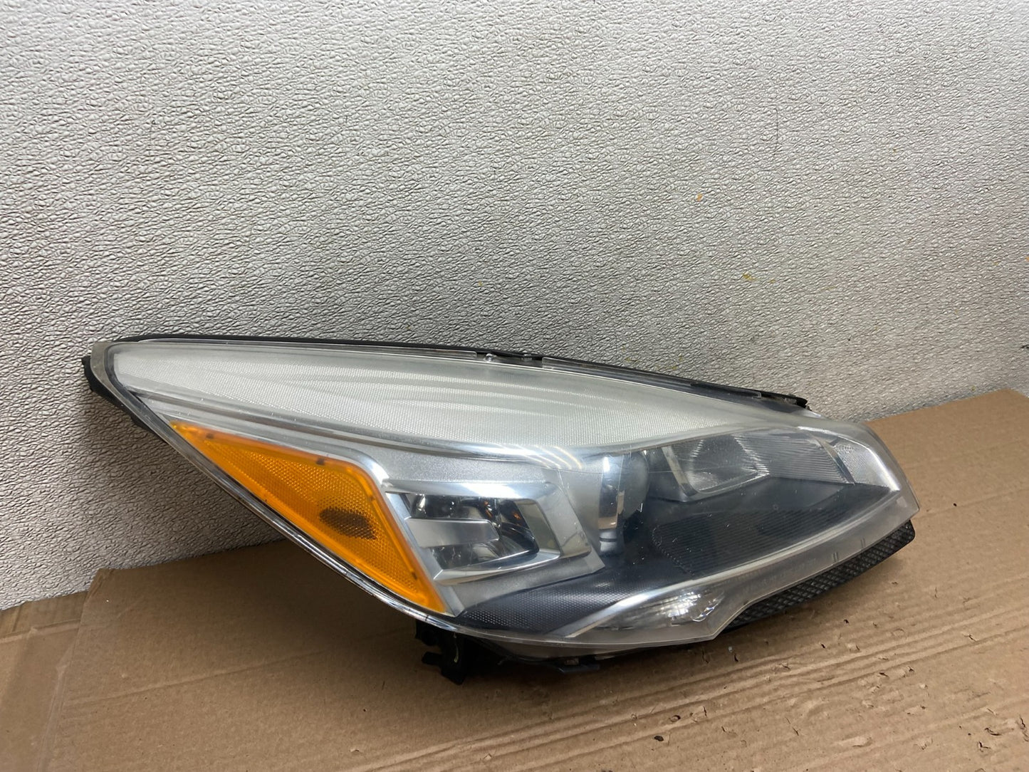 2013 - 2016 Ford Escape Headlight Right Passenger RH Side Xenon HID AB1094 DW2