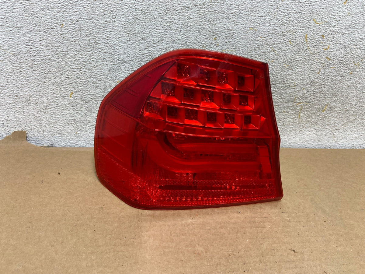 2009 2010 BMW 323i 325i 328i 335i 3 Series Left Driver Tail Light AH7743 LK0