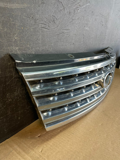 2004 to 2007 Infiniti M35 Front Upper Bumper Grille Grill 62310-EG600 AD0257 DG2