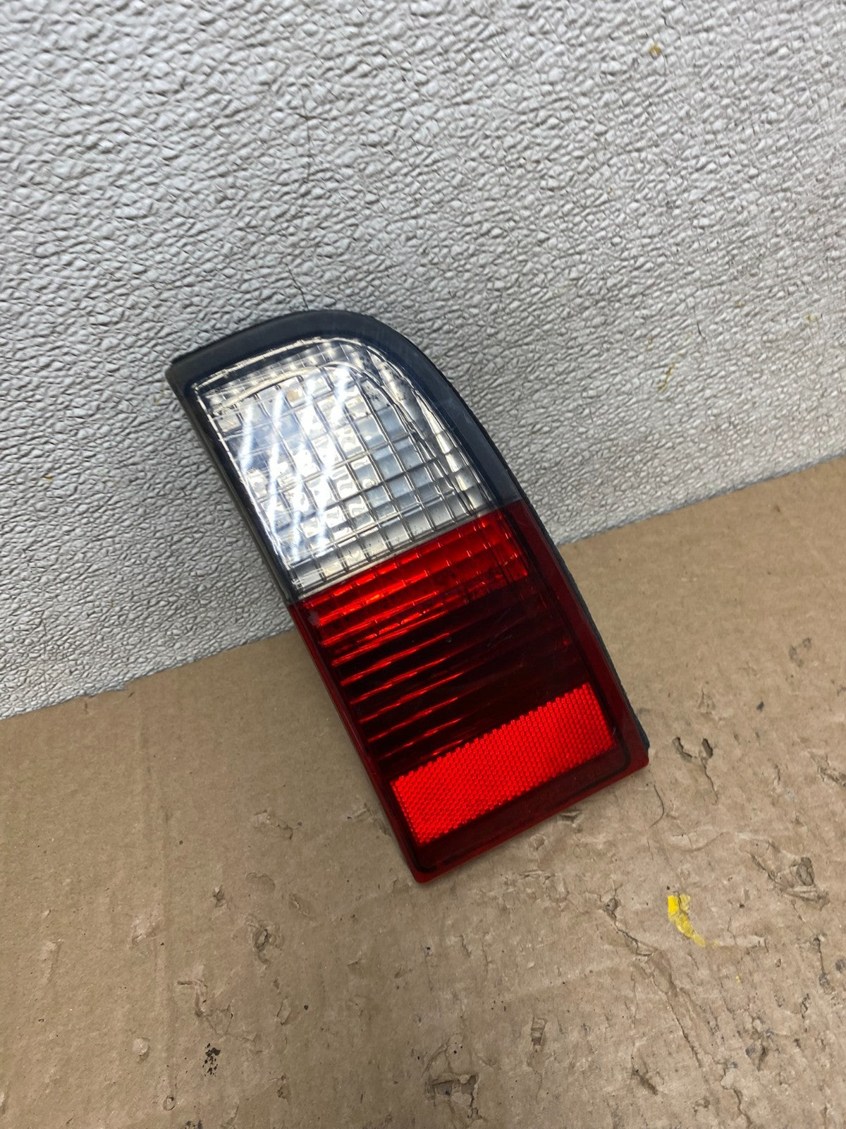 2003 2004 2005 2006 Lincoln Ls Left Driver LH Inner Tail Light Oem T7704 DW2
