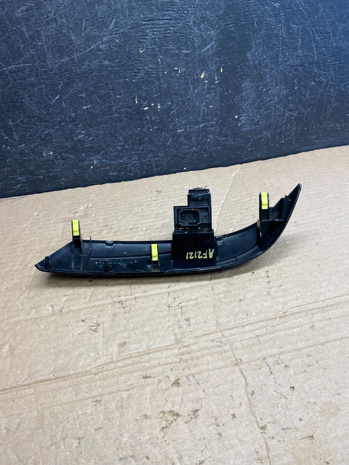 2004 to 2010 Toyota Sienna Right Side Radio Switches Bezel Trim AF2121 DG2