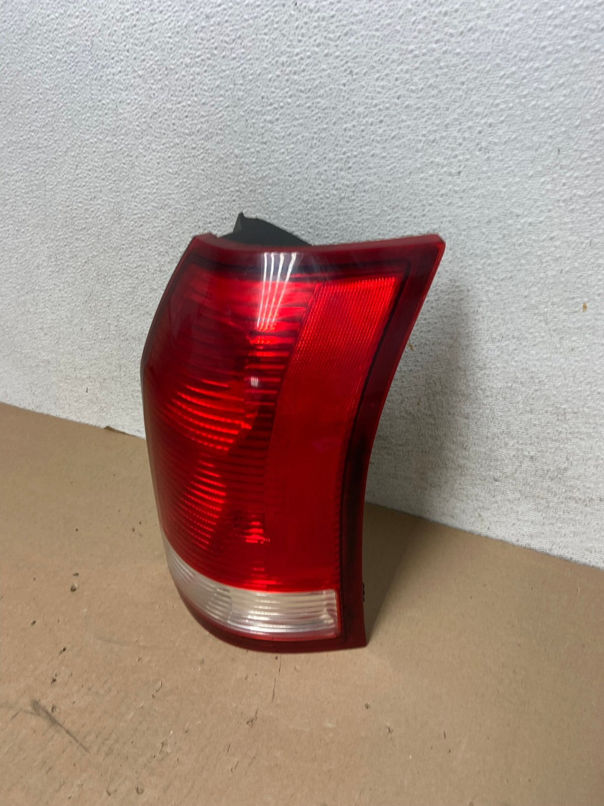 2004 to 2007 Saturn Vue Right Passenger Rh Side Tail Light AG3369 LK1
