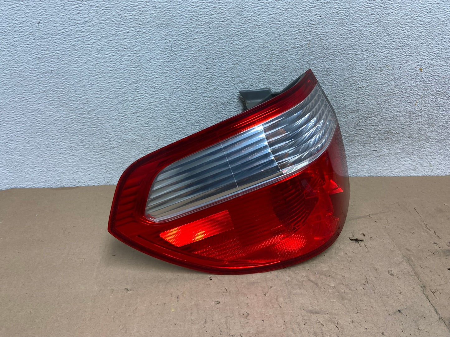 2005 2006 2007 Honda Odyssey Left Driver LH Side Tail Light AG5629 LK2