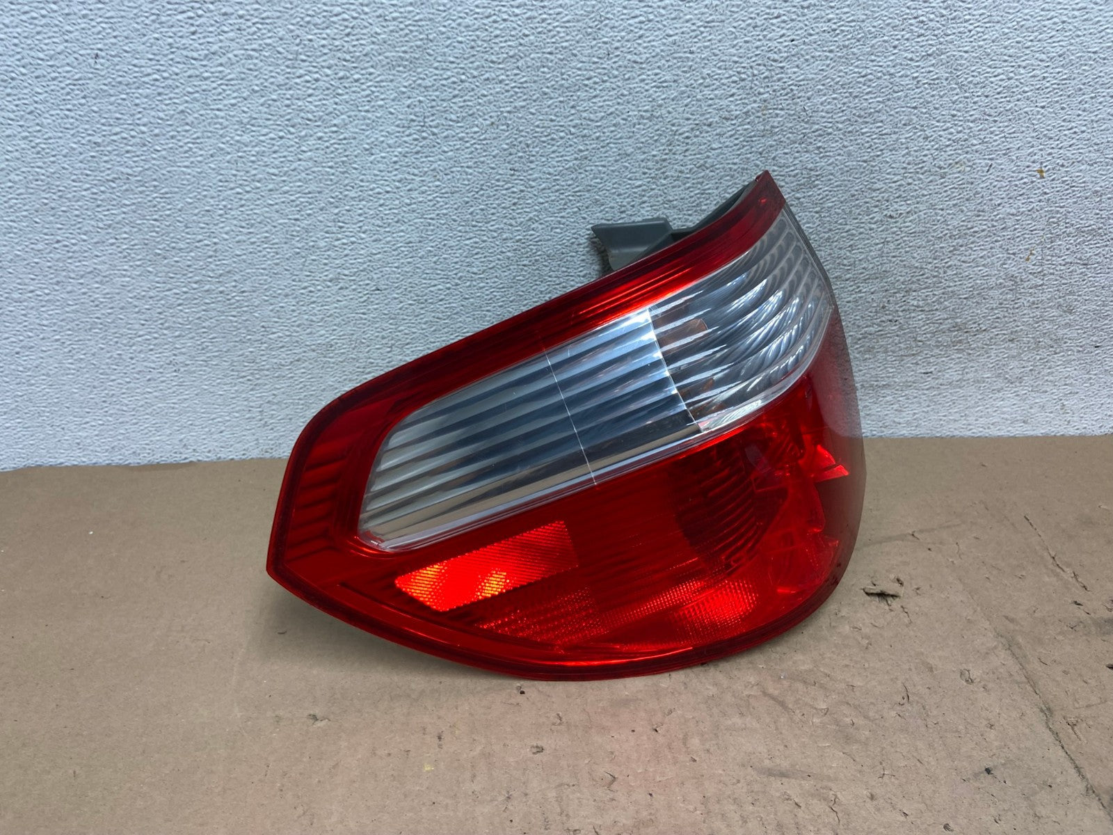 2005 2006 2007 Honda Odyssey Left Driver LH Side Tail Light AG5629 LK2