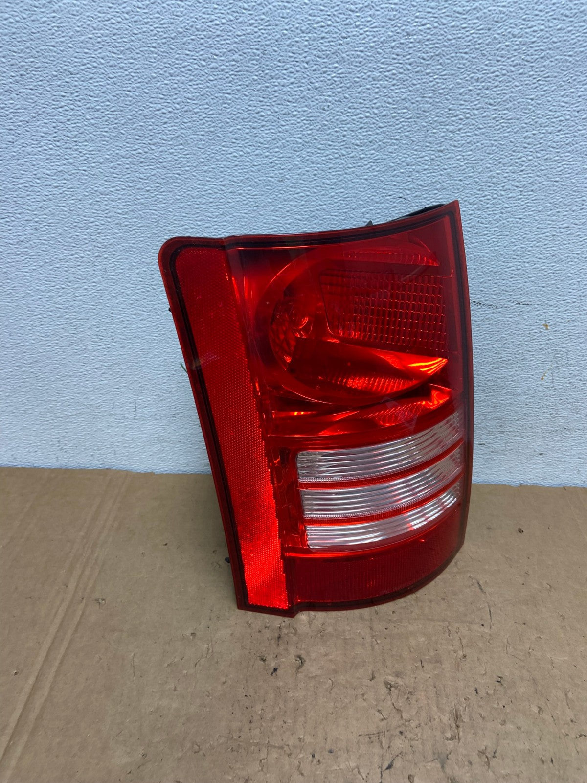 2008-2010 Chrysler Town and Country Left Driver Tail Light AD3092 LK2