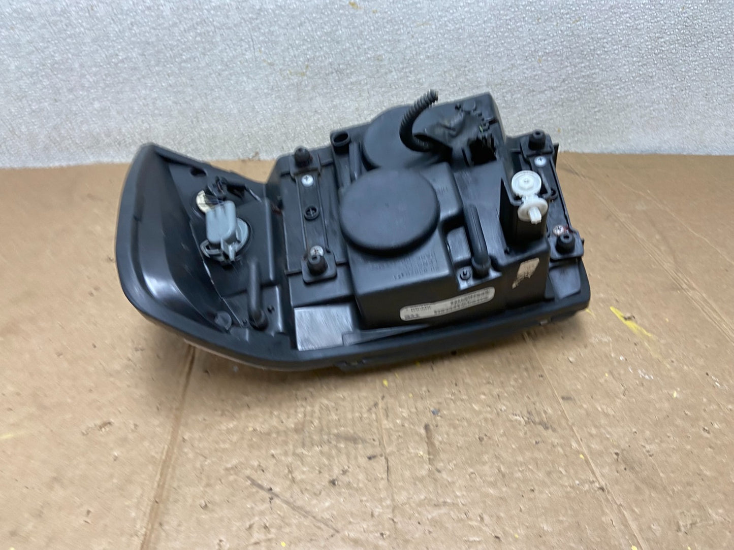2002 to 2009 Gmc Envoy Right Passenger RH Side Headlight Halogen AA2711 PS5