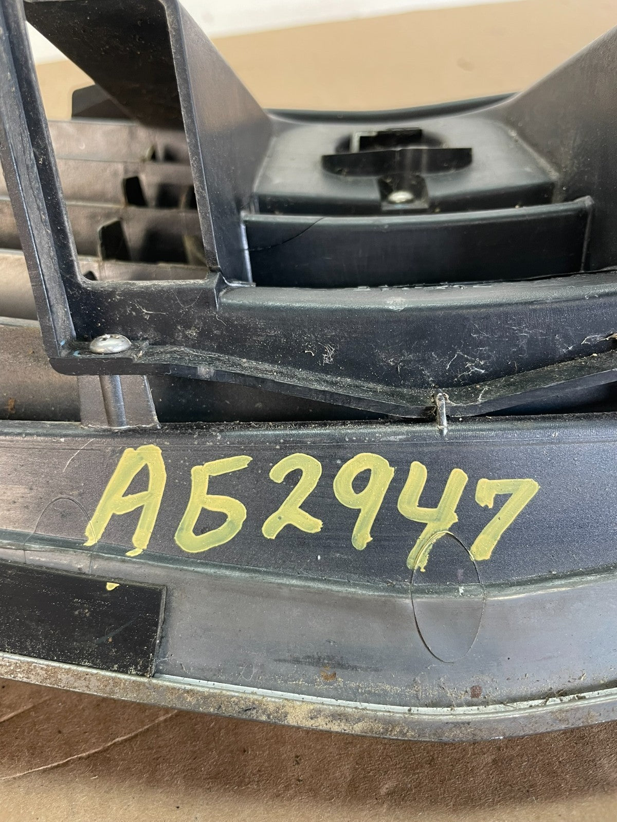 2002 to 2003 Acura RL Front Upper Grille Grill Emblem AG2947 DG7