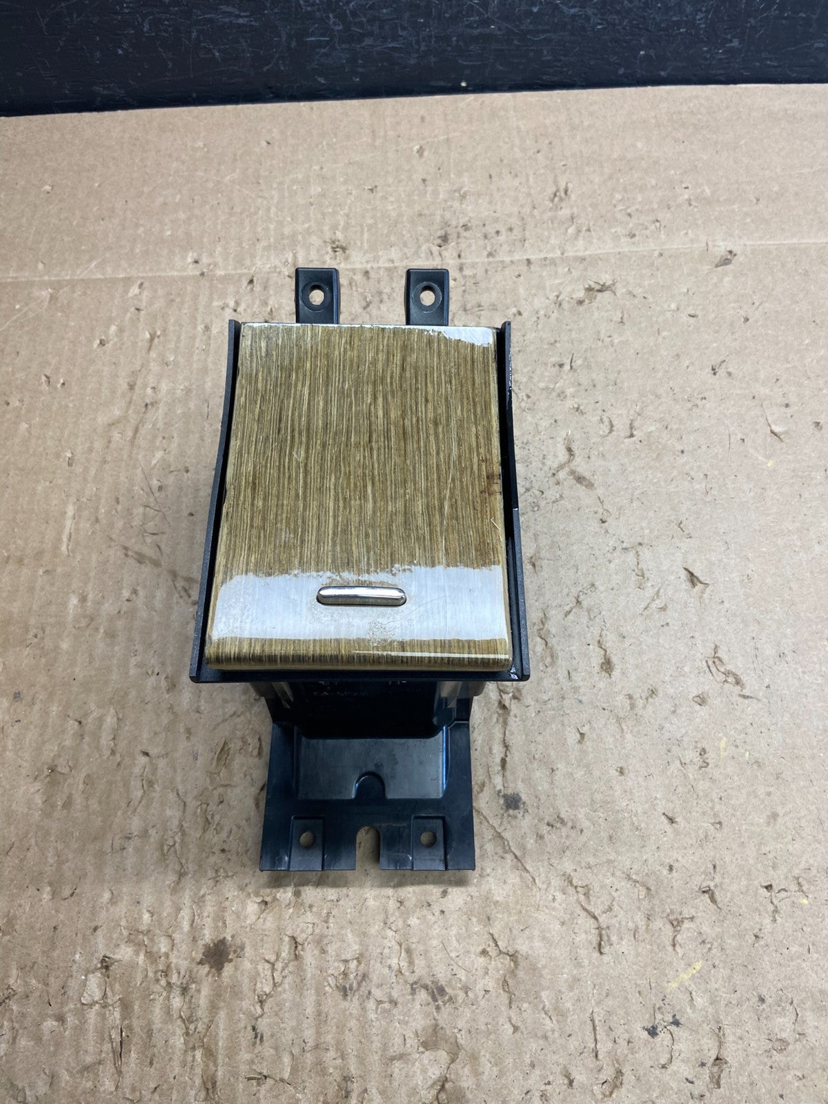 2009 - 2011 Jaguar XF Center Console Front Cup Holder Storage Box AC9225 DG0