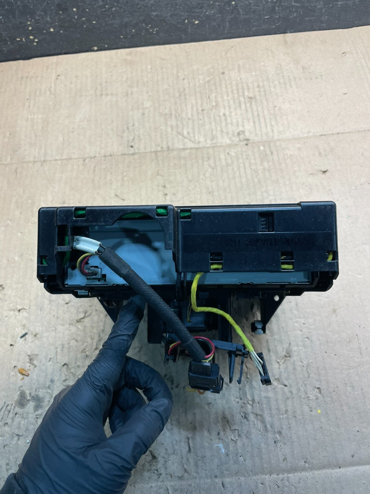 2006-2011 Mercedes W211 E350 E500 Center Console Switch Control Unit U2023 DG2