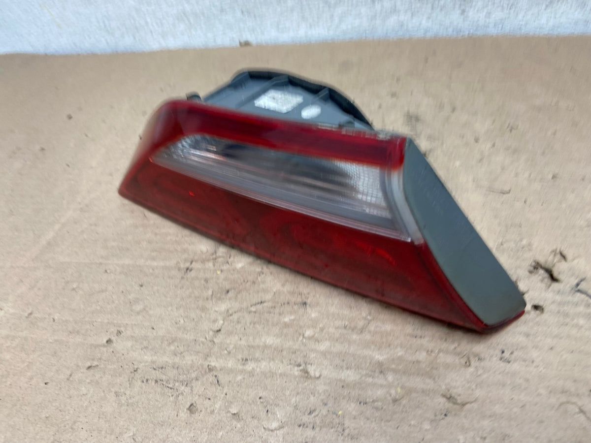 2017-2018 Hyundai Elantra Left Driver LH Side Inner Tail Light AI1013 LK1