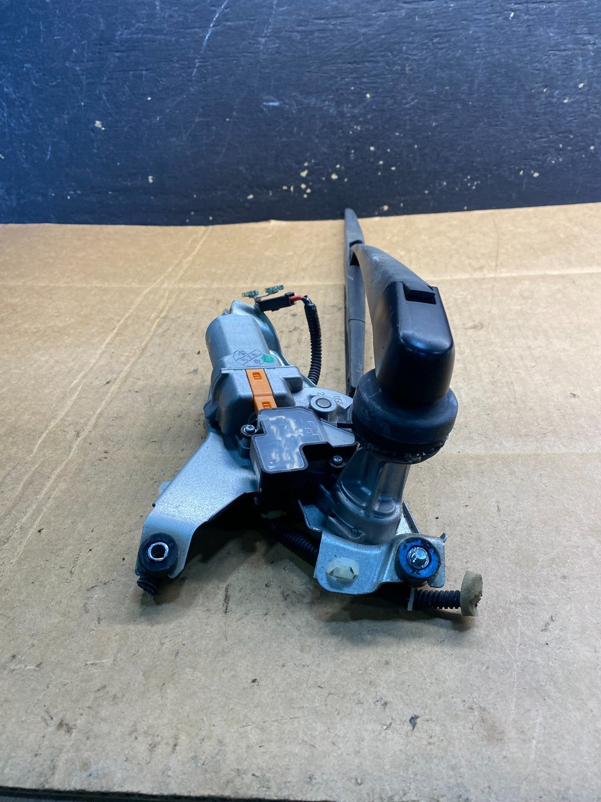 2010 to 2013 Honda Insight Rear Wiper Motor AB37914