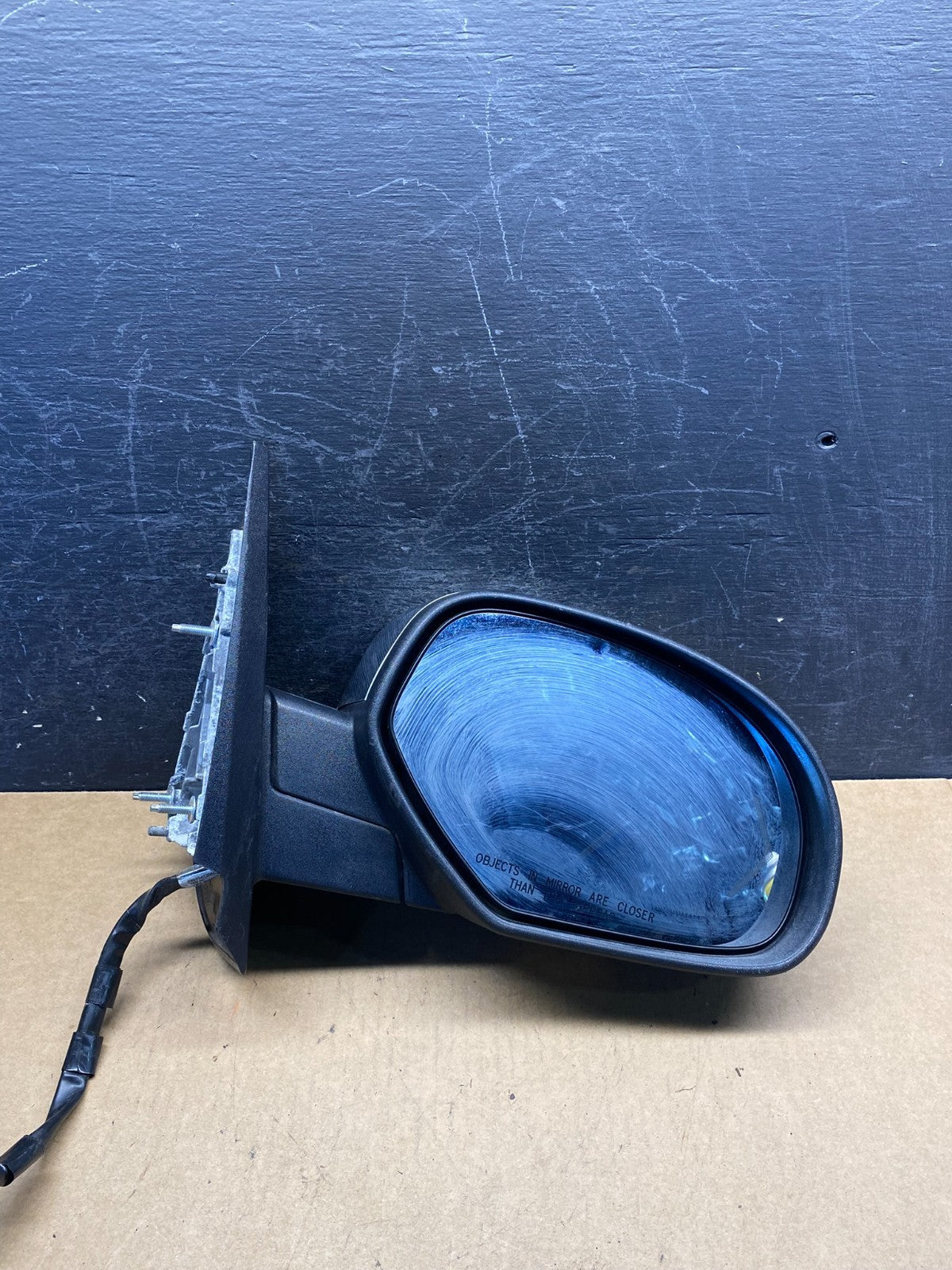 2007-2013 Chevrolet Tahoe Silverado Suburban Right Passenger Mirror AH7133 DW9