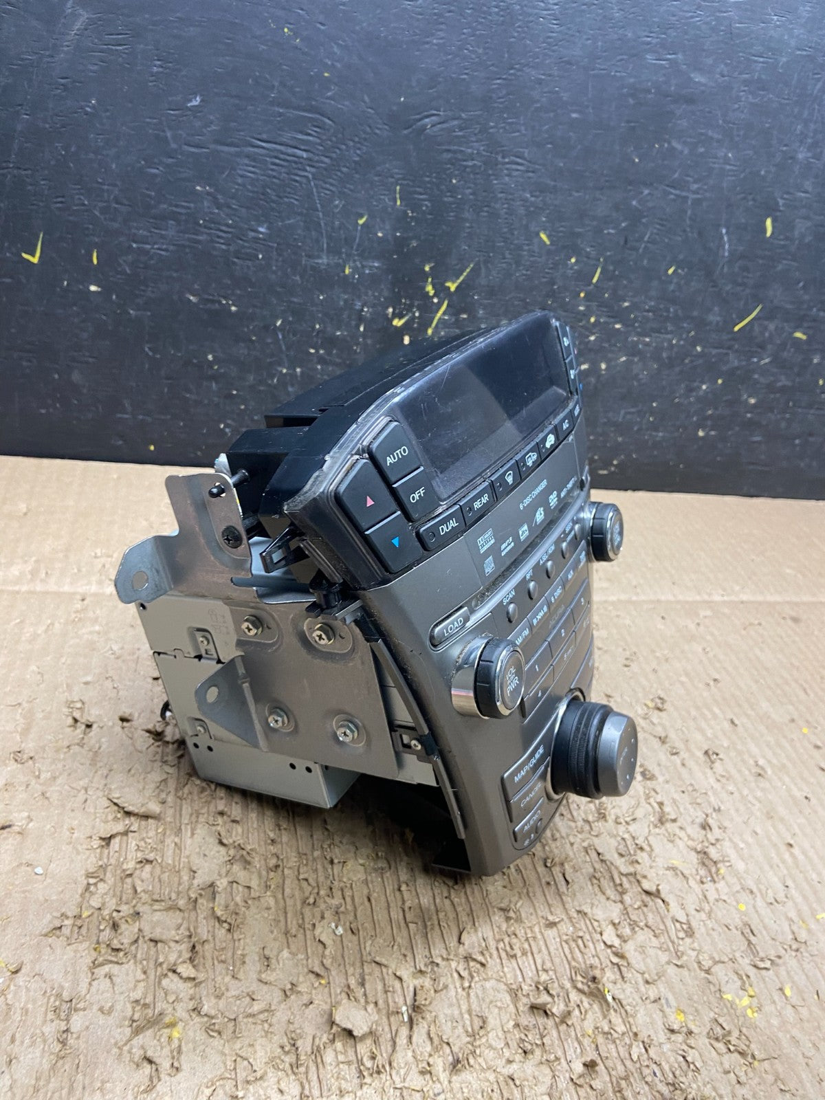 2007 to 2009 Acura Mdx Radio Stereo 6 CD Player Climate Control Pan OEM W0089 DG2