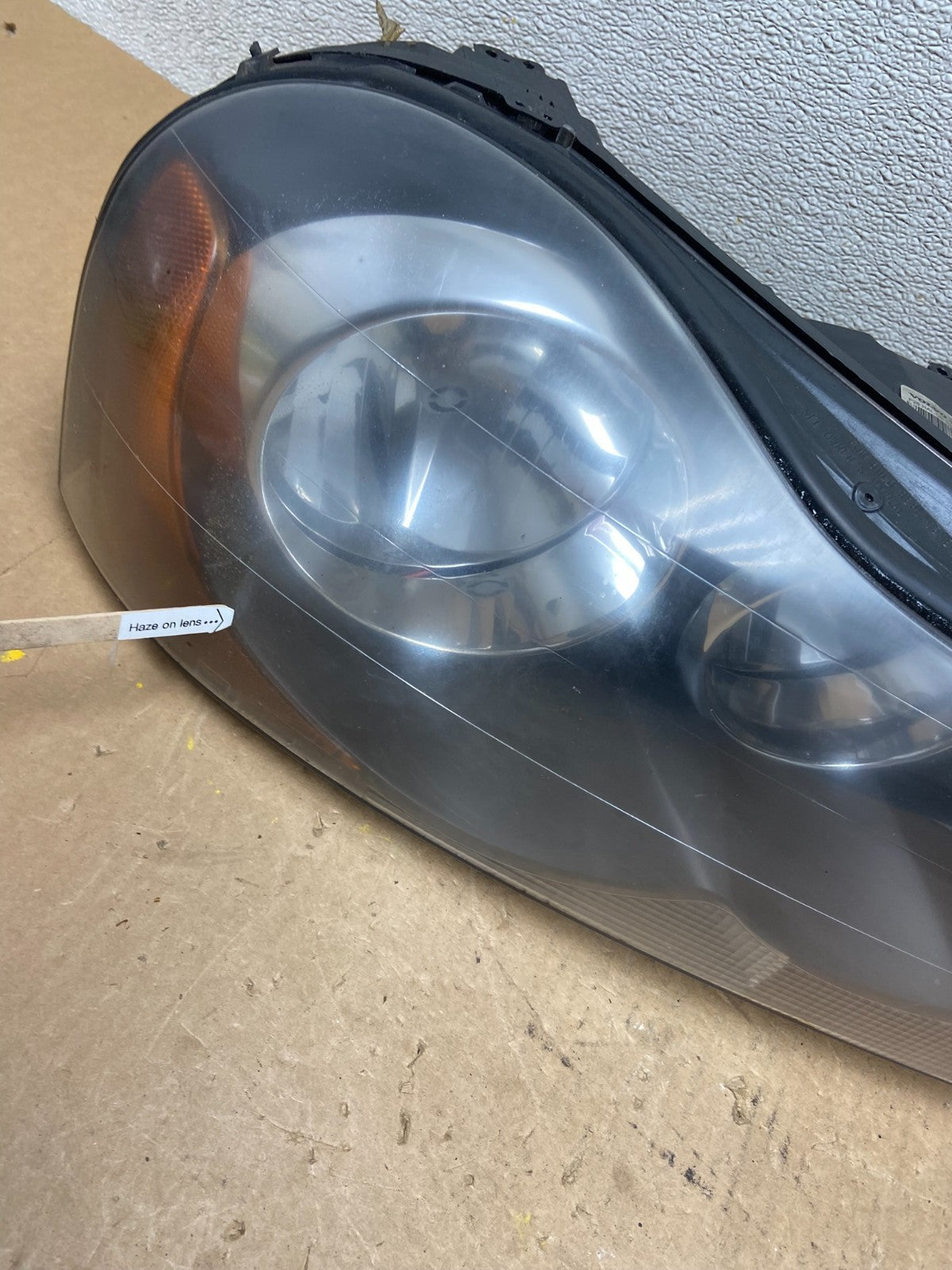 2003 to 2006 Volvo XC90 Right Passenger Rh Side Headlight Halogen Z7623 DW4