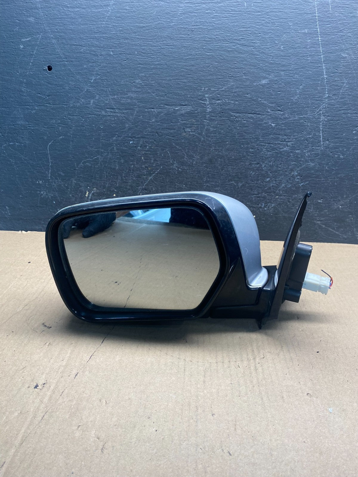 2003 - 2006 Mitsubishi Outlander Left Driver Door Power Mirror AE7696 DG8