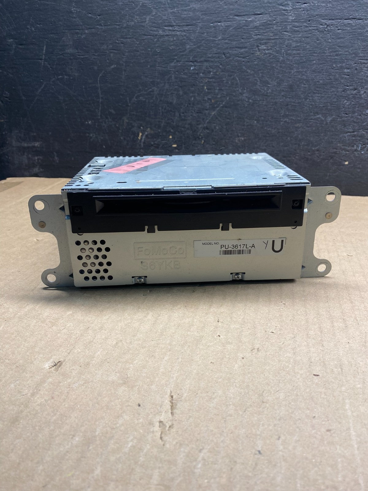 2013 to 2014 Ford Explorer Audio Equipment Radio Receiver AM FM CD AE7885 DG0