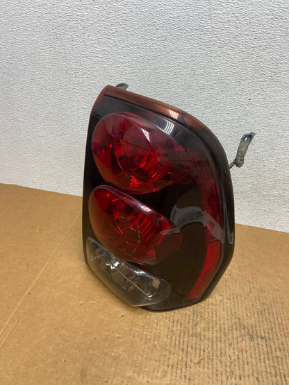 2002 to 2009 Chevrolet Trailblazer Right Passenger Rh Tail Light AE0337 LK0