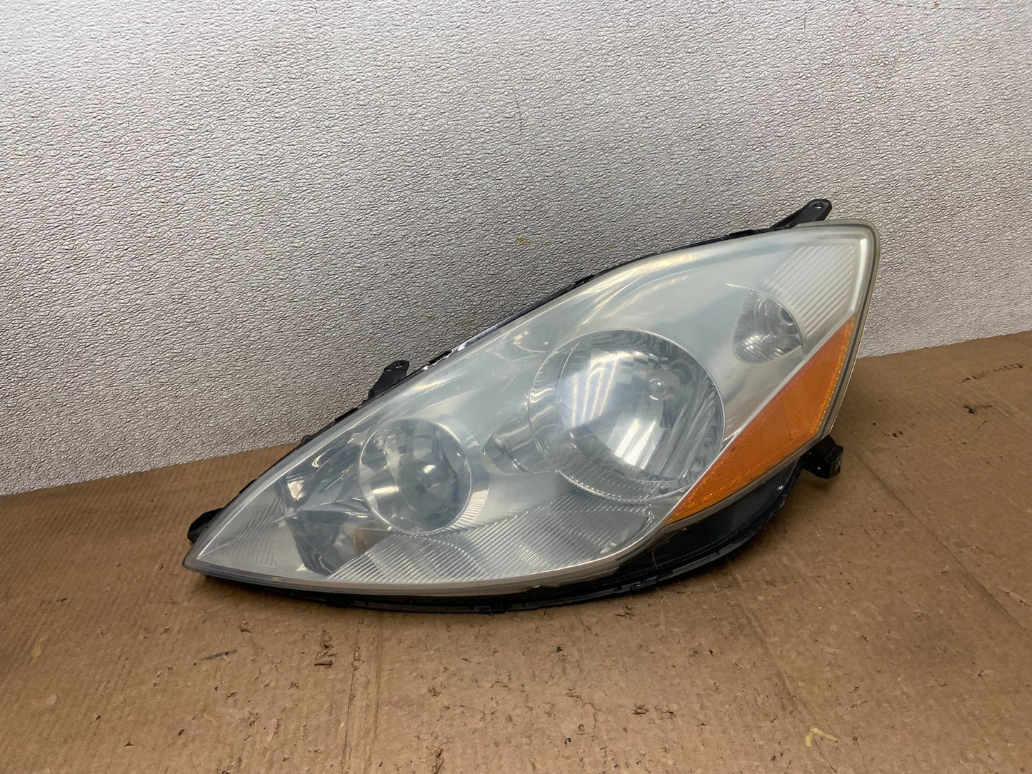 2006 to 2010 Toyota Sienna Left Driver Lh Side Headlight Halogen AA8227 DW0