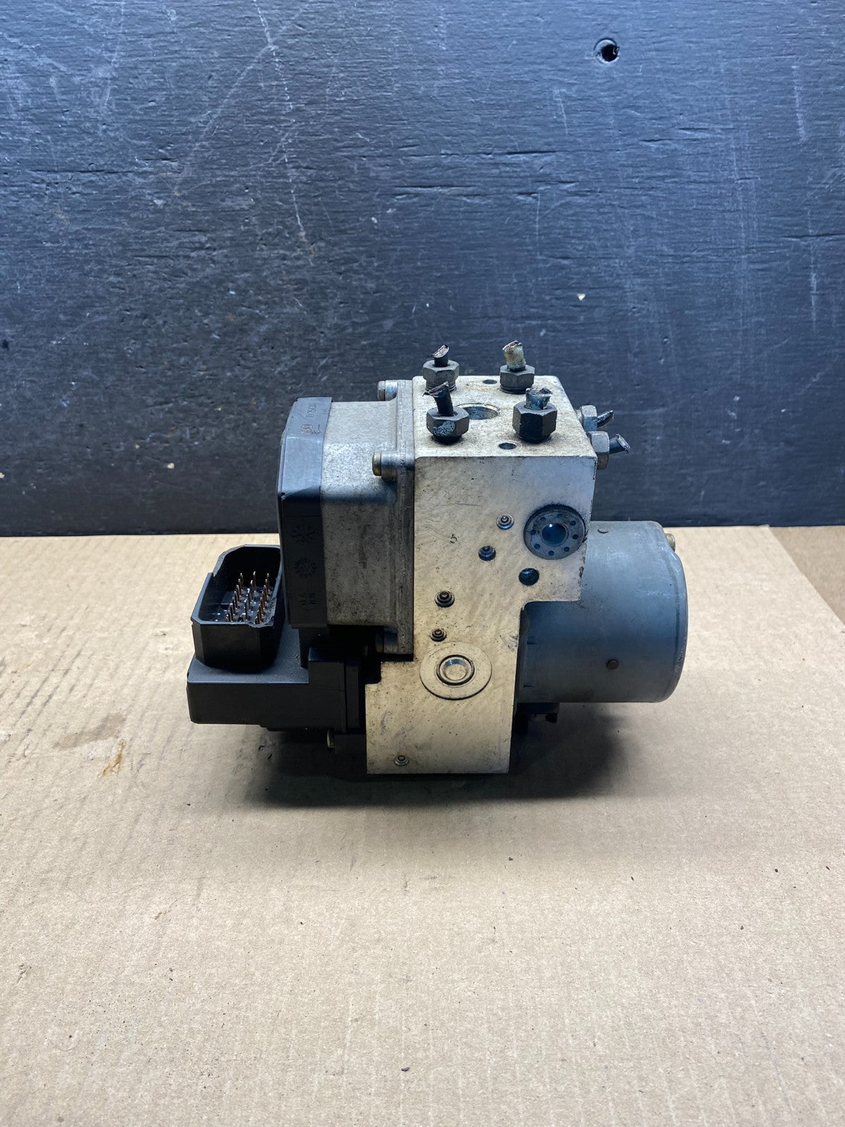 2004 2005 Dodge Durango ABS Anti Lock Brake Pump AG9752 DG3