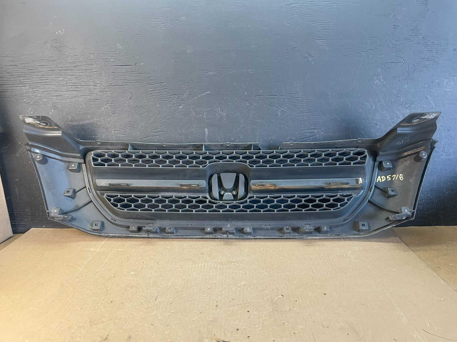 2003 2004 2005 Honda Pilot Front Upper Grill Grille AD5718 DW4