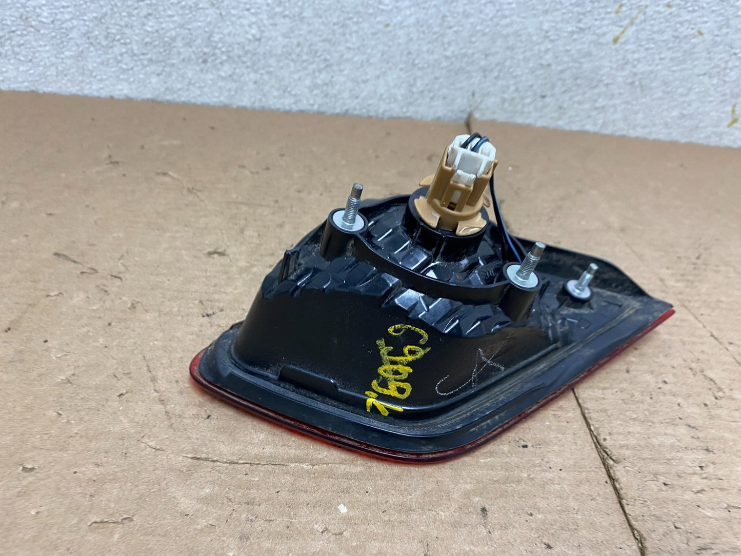2010-2014 Subaru Legacy Right Passenger Rh Side Tail Light Inner Oem P2614 DW6