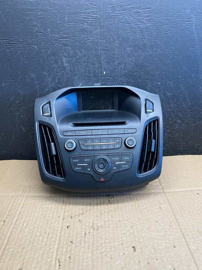 2015 to 2018 Ford Focus Center Radio Stereo Control Unit Trim ac9452 DG0