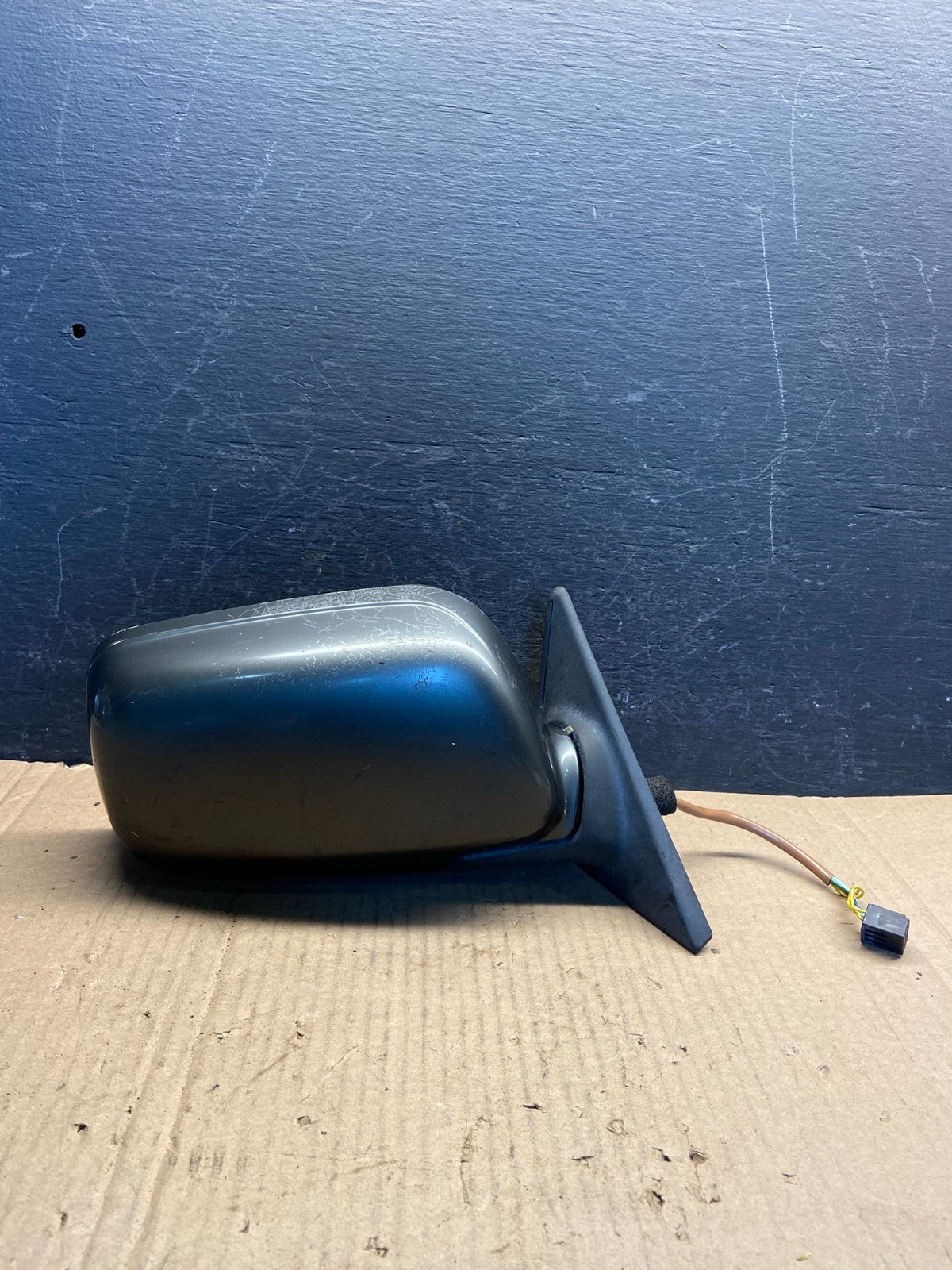 2003 to 2005 Subaru Forester Right Passenger Side Door Mirror AE2380 DW0