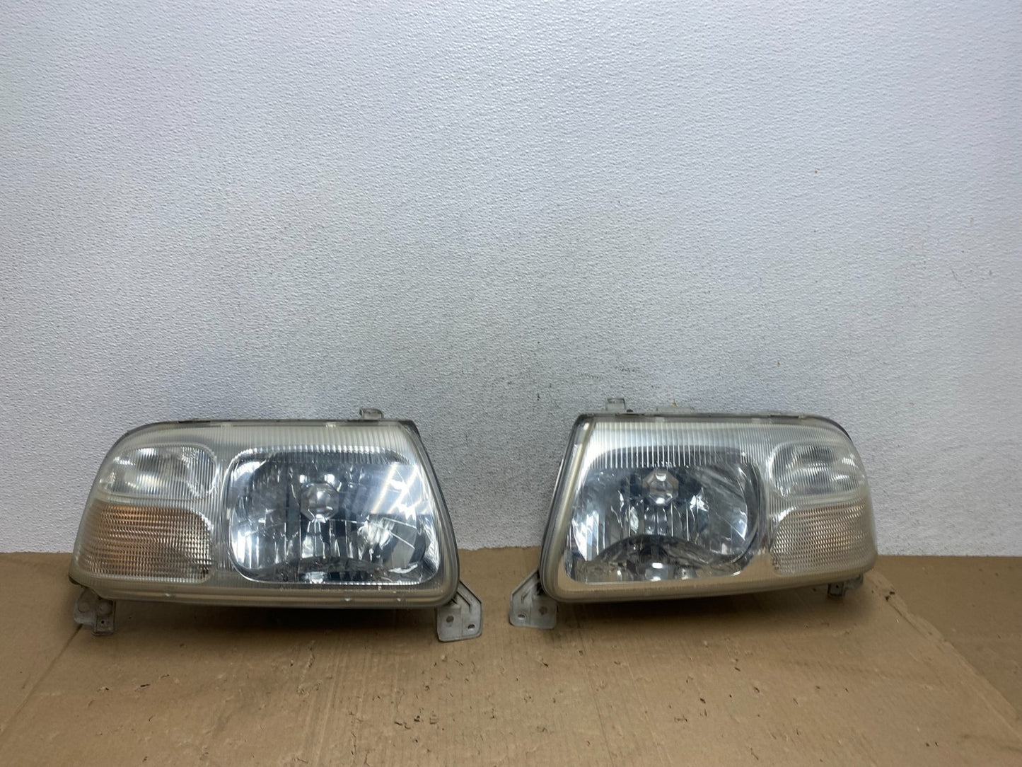 1999-2005 Suzuki Grand Vitara Left+Right Side Set Halogen Headlights AE9224 DW0
