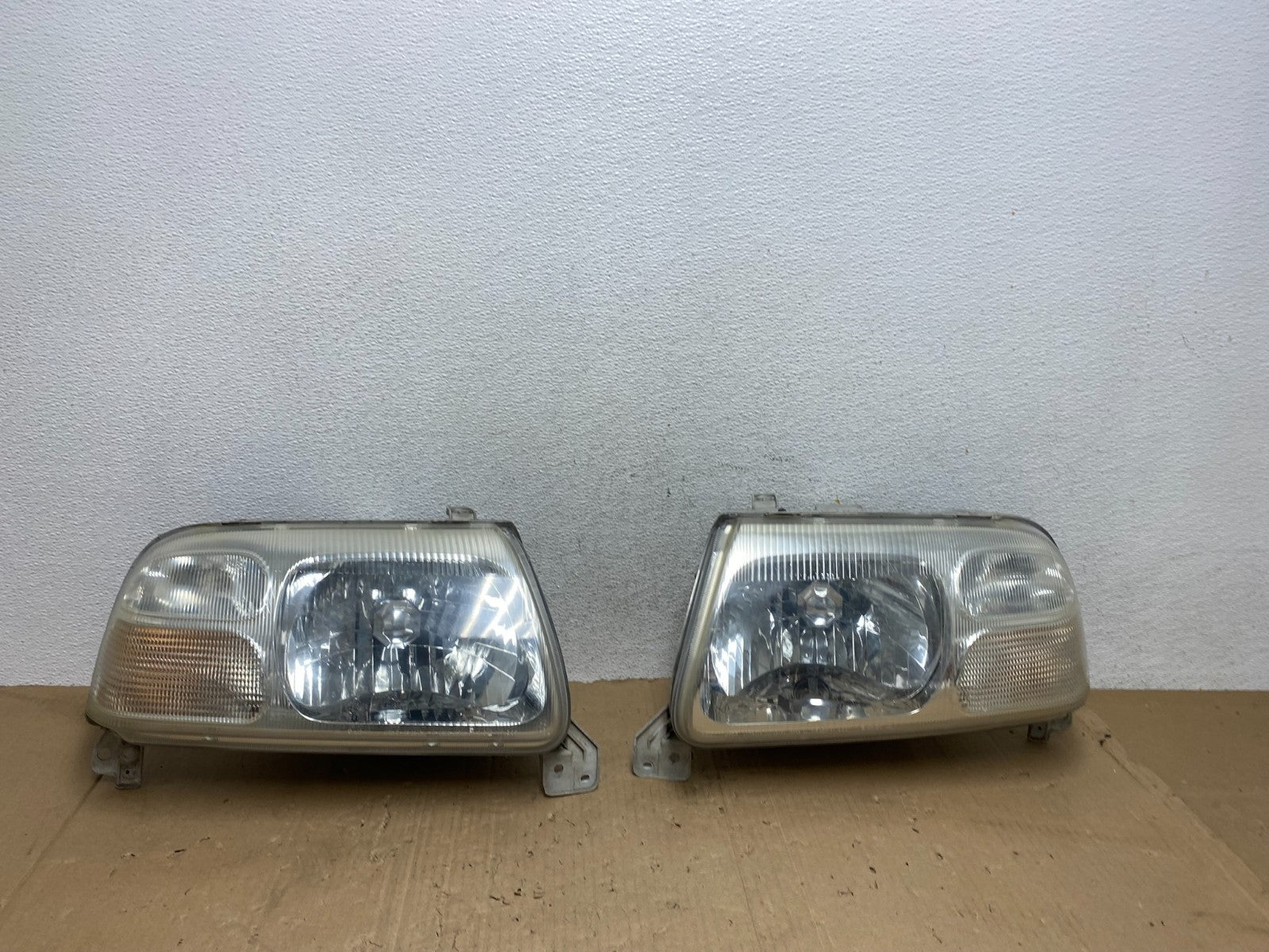 1999-2005 Suzuki Grand Vitara Left+Right Side Set Halogen Headlights AE9224 DW0
