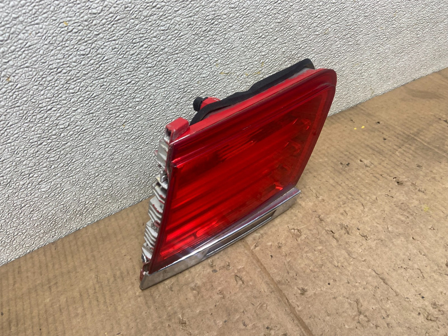 2009 - 2012 Bmw 7-Series F01 F02 750i Right Passenger Inner Tail Light AA6880 DW2