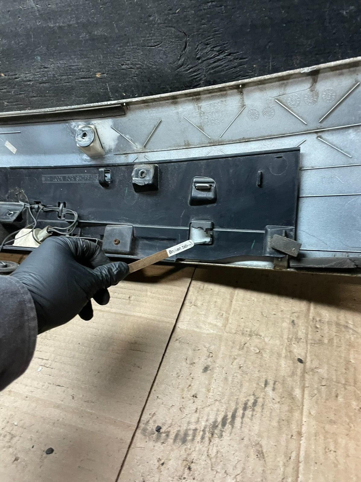 2011-2018 Dodge Grand Caravan Rear Tail Gate Trim Molding Panel U8131 DG15