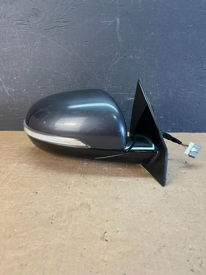 2016 to 2020 Kia Sorento Right Passenger Door Mirror Turn Signal AE8569 DW0