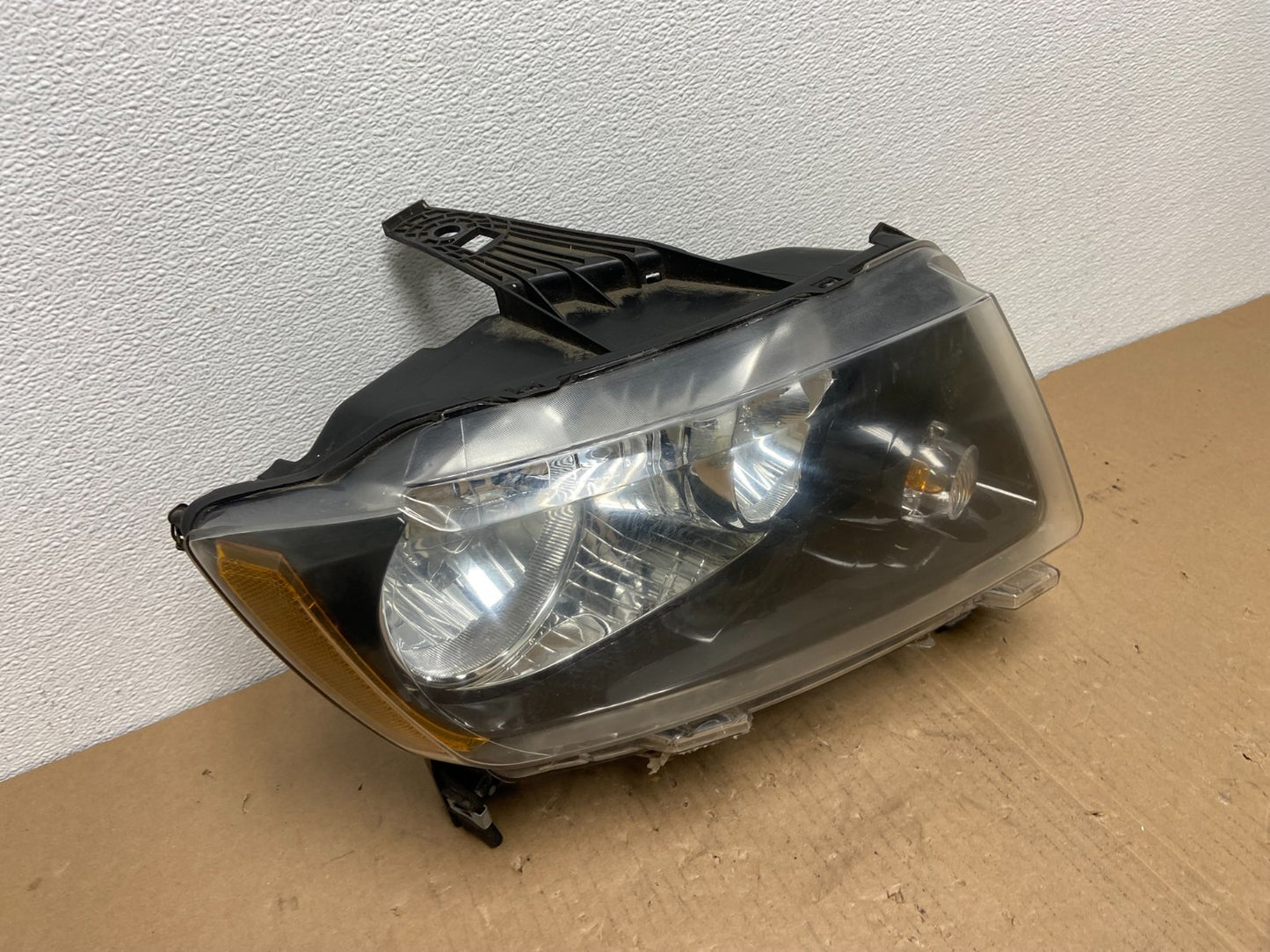2011-2013 Jeep Grand Cherokee Right Passenger Halogen Headlight AB6528 DW2