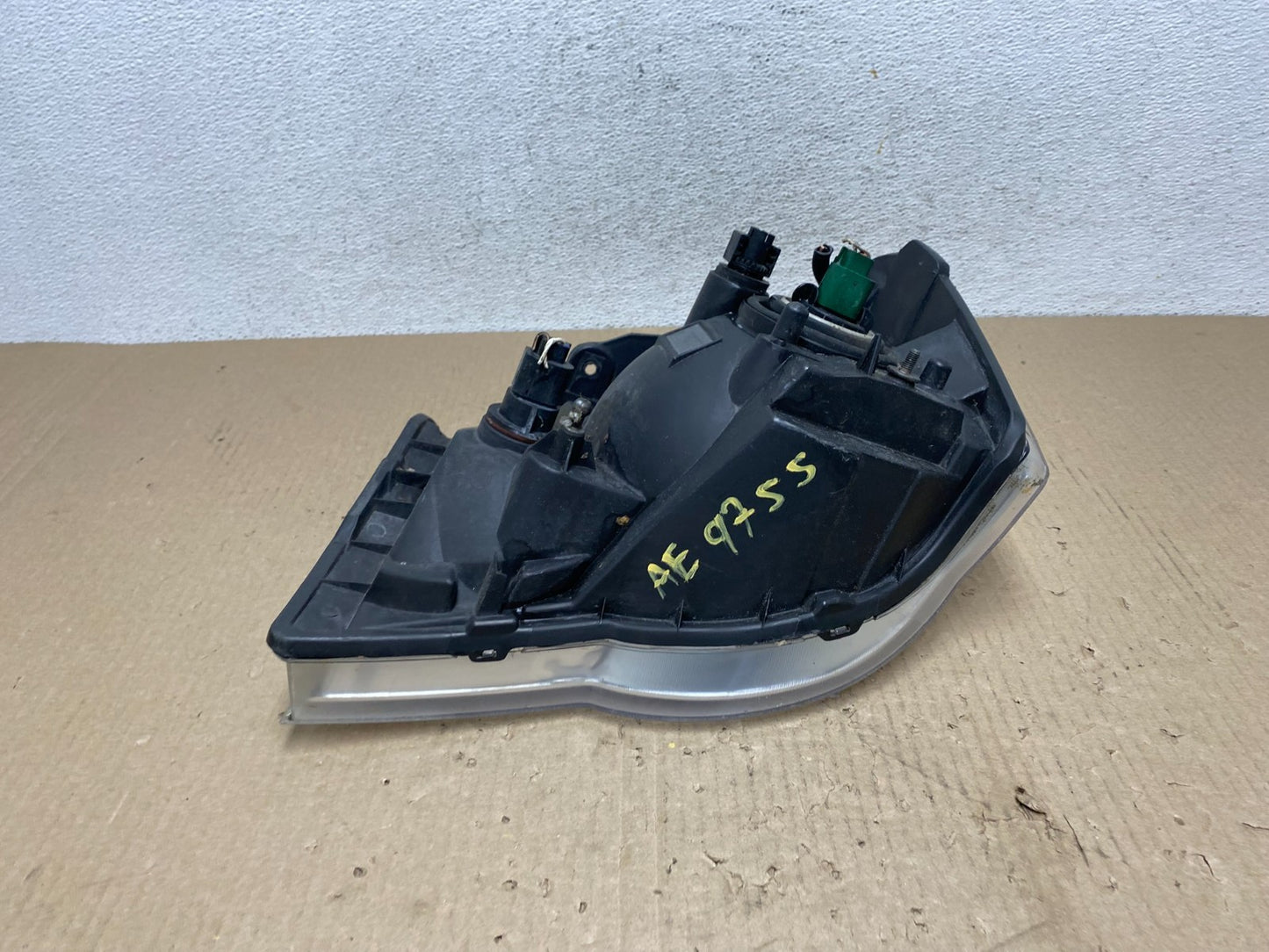 2007 2008 2009 Chrysler Aspen Right Passenger RH Halogen Headlight AE9755 DW7