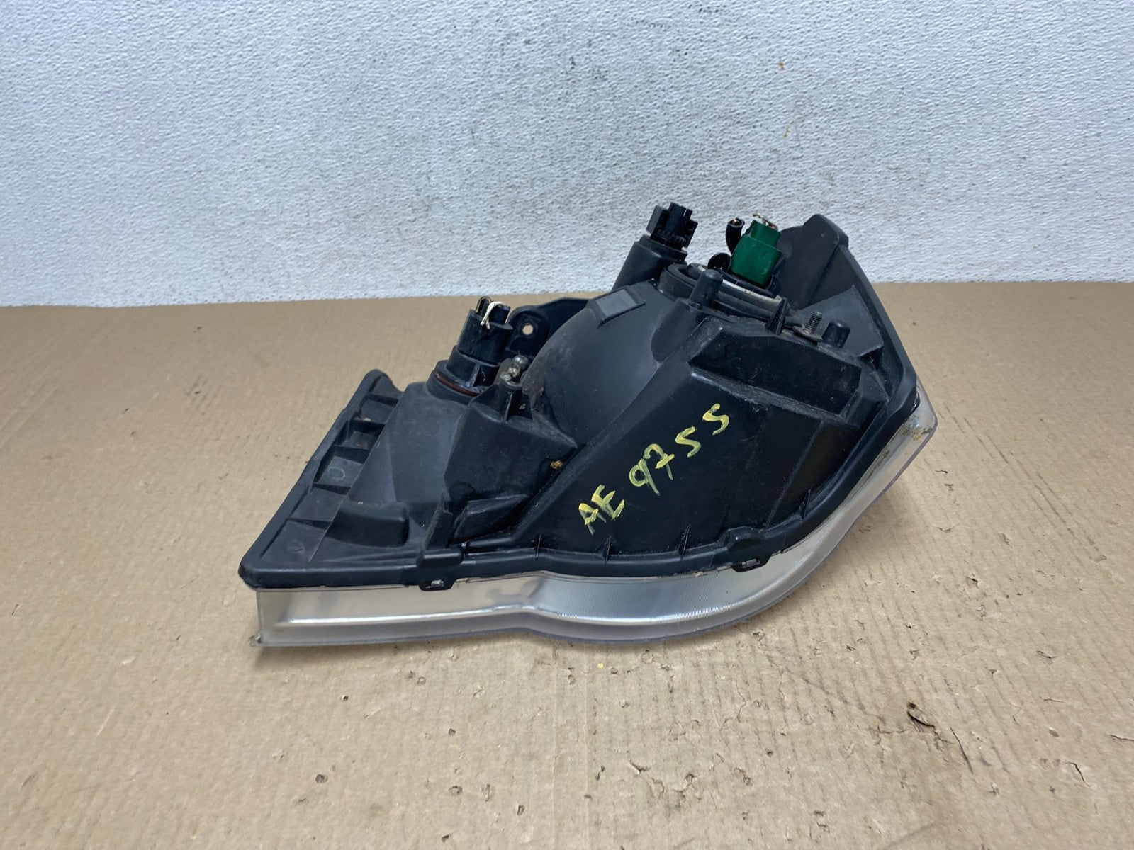 2007 2008 2009 Chrysler Aspen Right Passenger RH Halogen Headlight AE9755 DW7