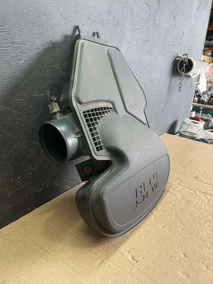2009 Dodge Durango Air Cleaner Box 53034084AD af5336 DG2