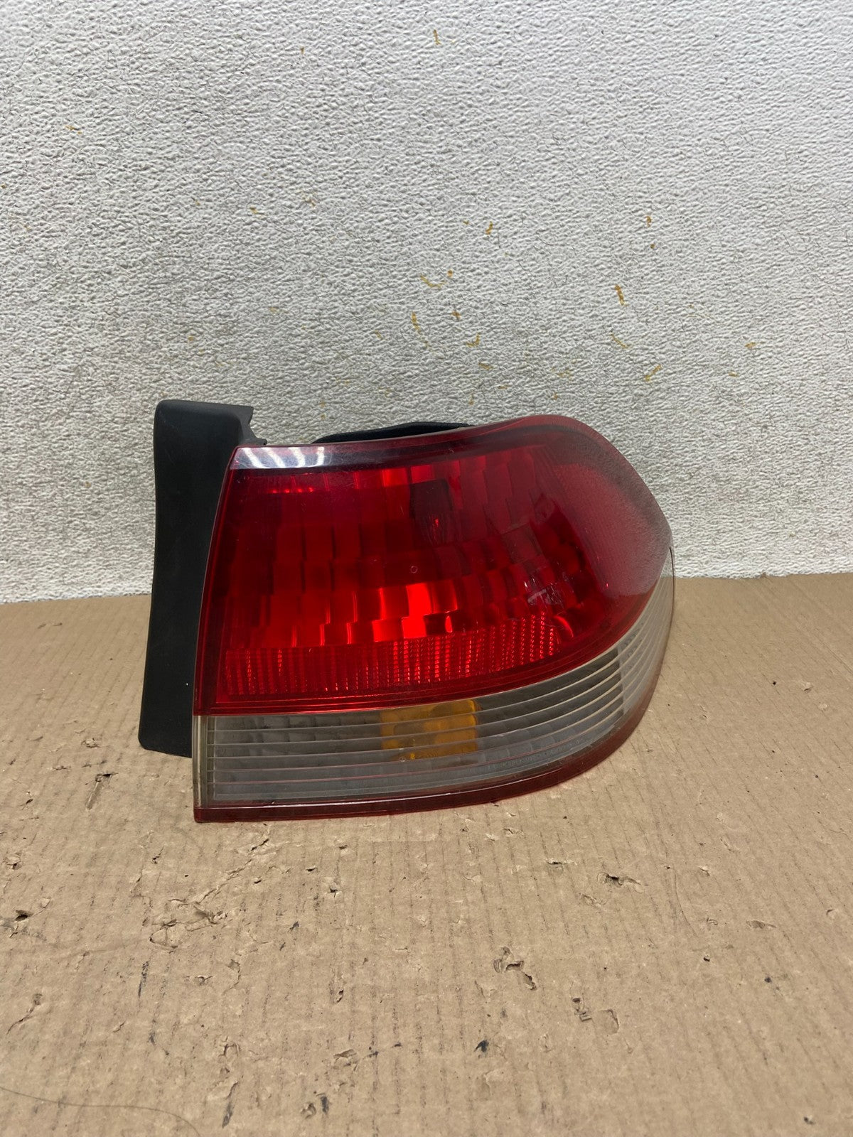 2001 to 2002 Honda Accord Sedan 4door Right Passenger Tail Light AJ1806 LK0