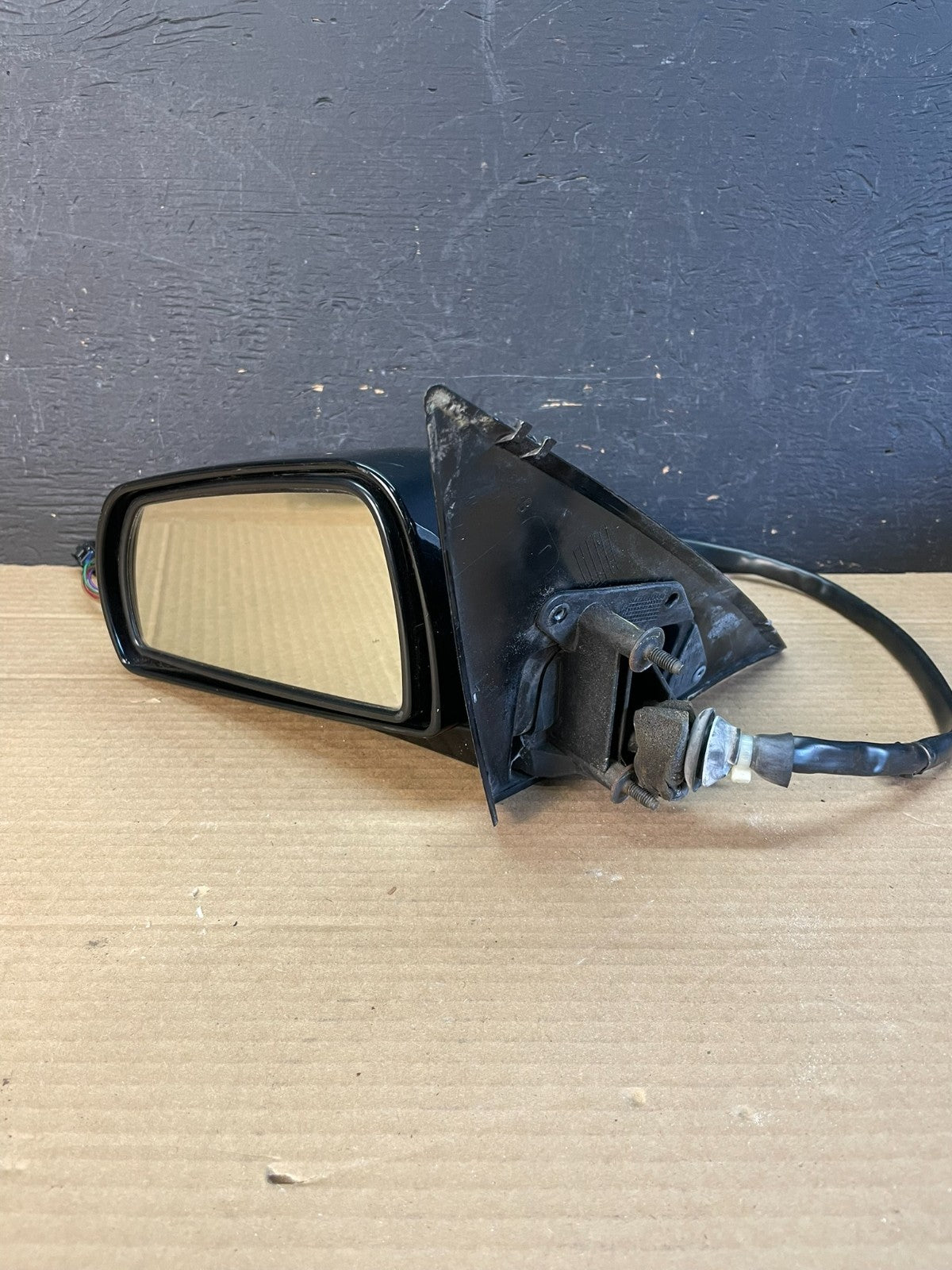 2005 to 2011 Cadillac STS Left Driver LH View Door Mirror AE8610 DW2