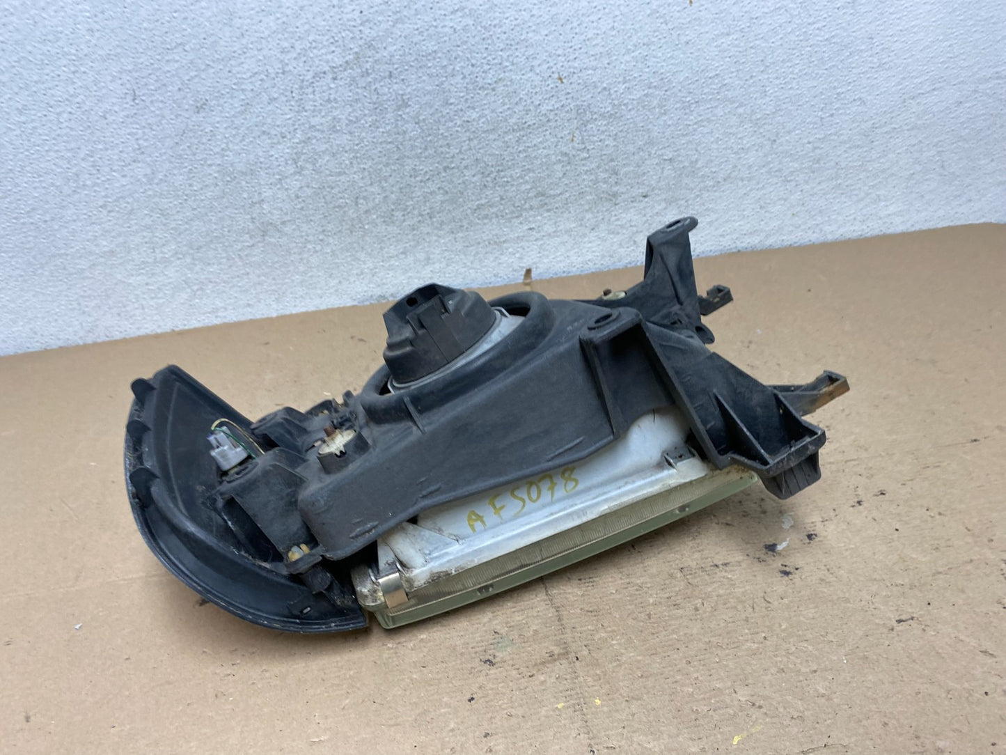 1996 to 2002 Toyota 4Runner Halogen Left Driver LH Headlight AF5078 DW7