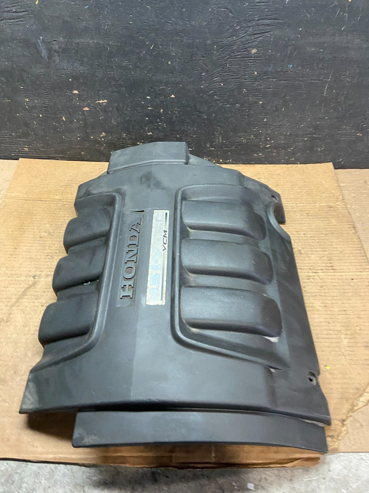 2005 to 2007 Honda Odyssey Black Engine Cover OEM Q9840 DG3