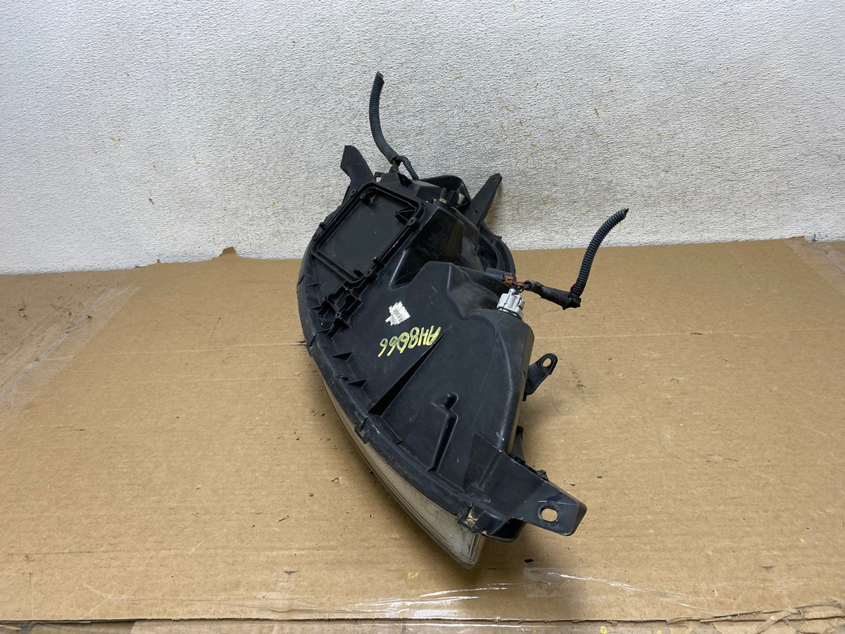 2006 to 2010 Toyota Sienna Left Driver Lh Side Headlight Halogen AH8066 LK8