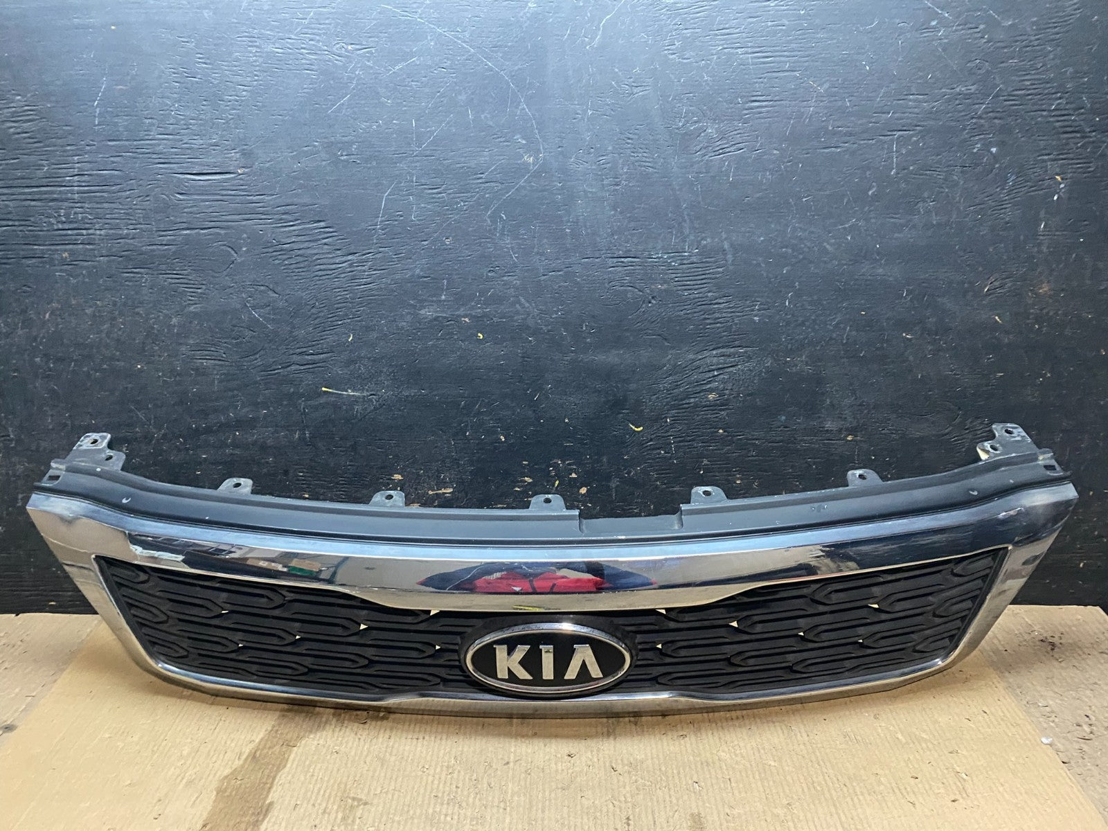 2011 2012 Kia Sedona Front Upper Grill Grille OEM X3244 DG0