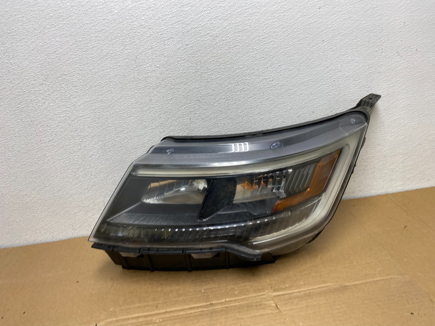 2016-2019 Ford Explorer Left Driver Lh Led Headlight AD3818 DW0
