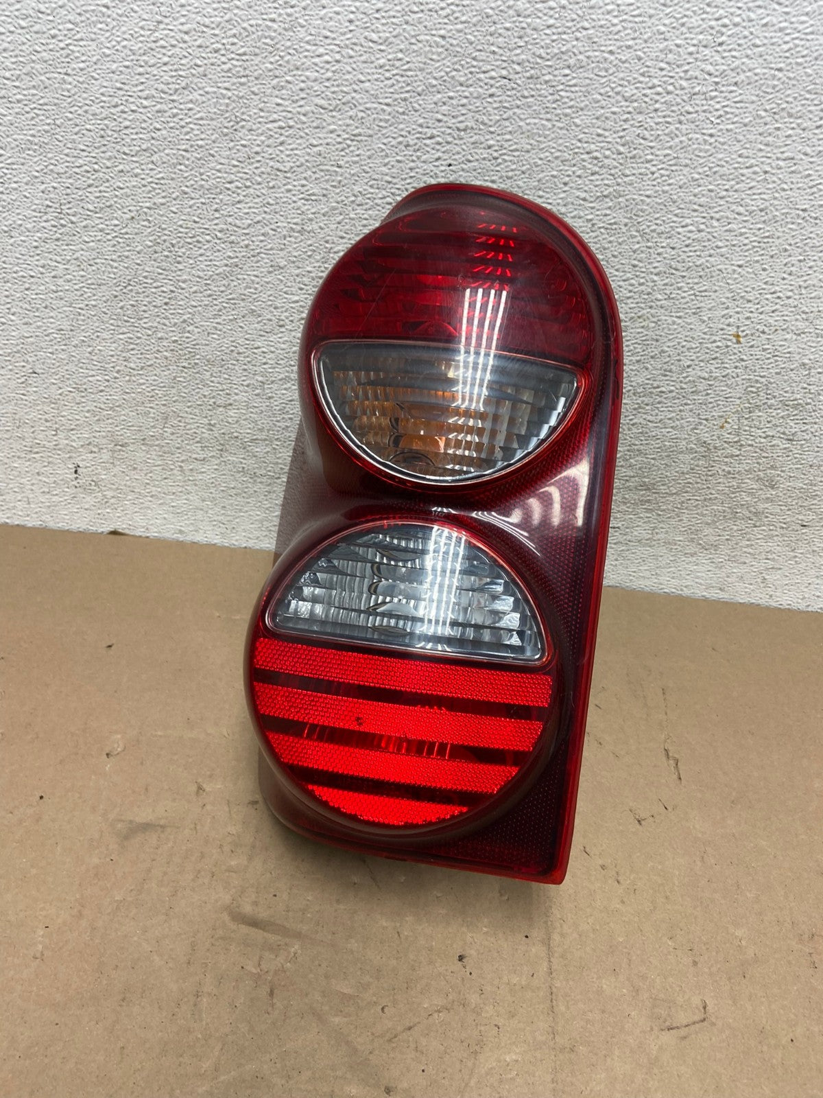 2005 2006 2007 Jeep Liberty Left Driver Lh Side Tail Light AG4584 LK0