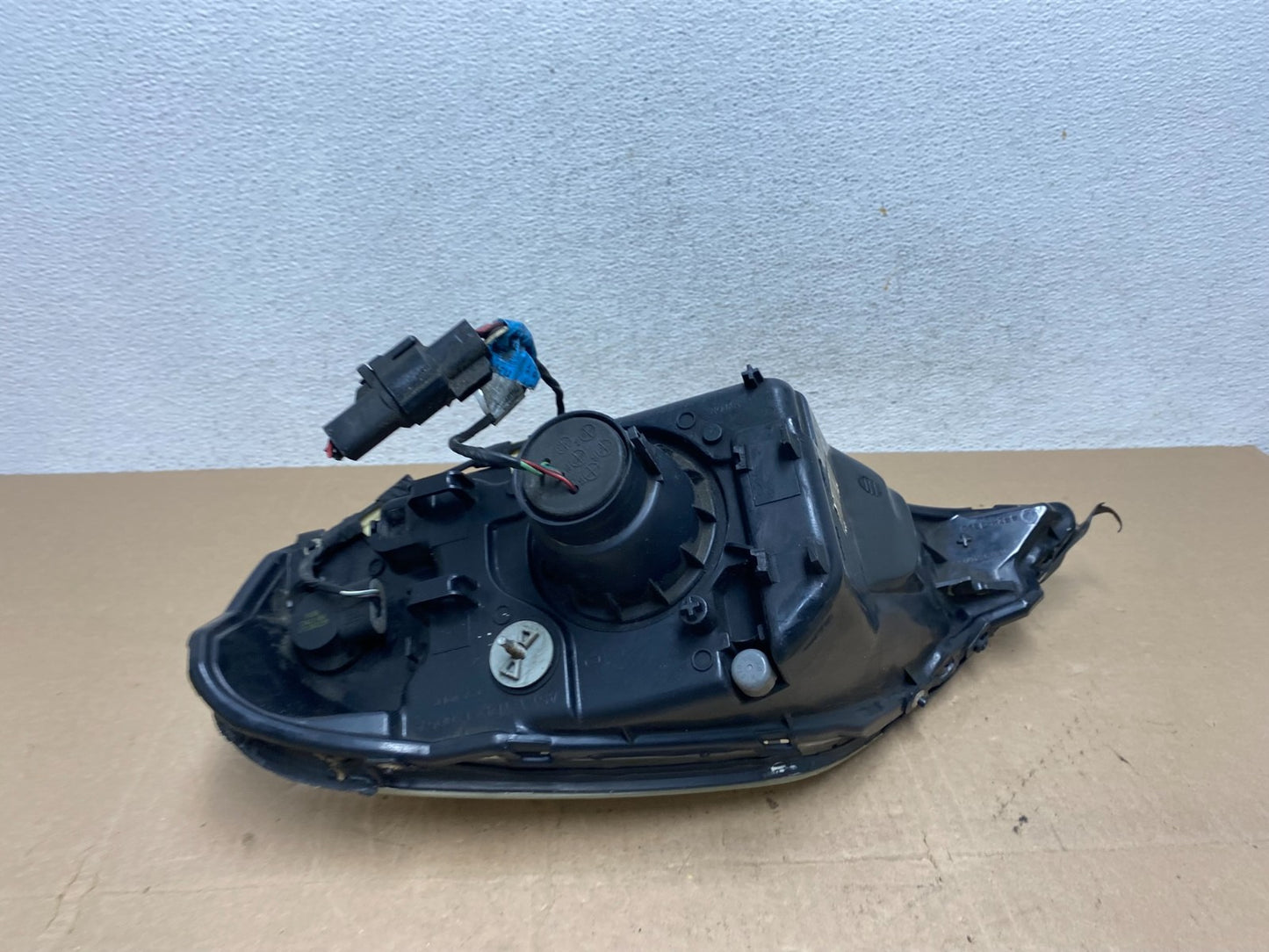 2000 to 2005 Mercury Sable Right Passenger Side Halogen Headlight AE6748 DW7