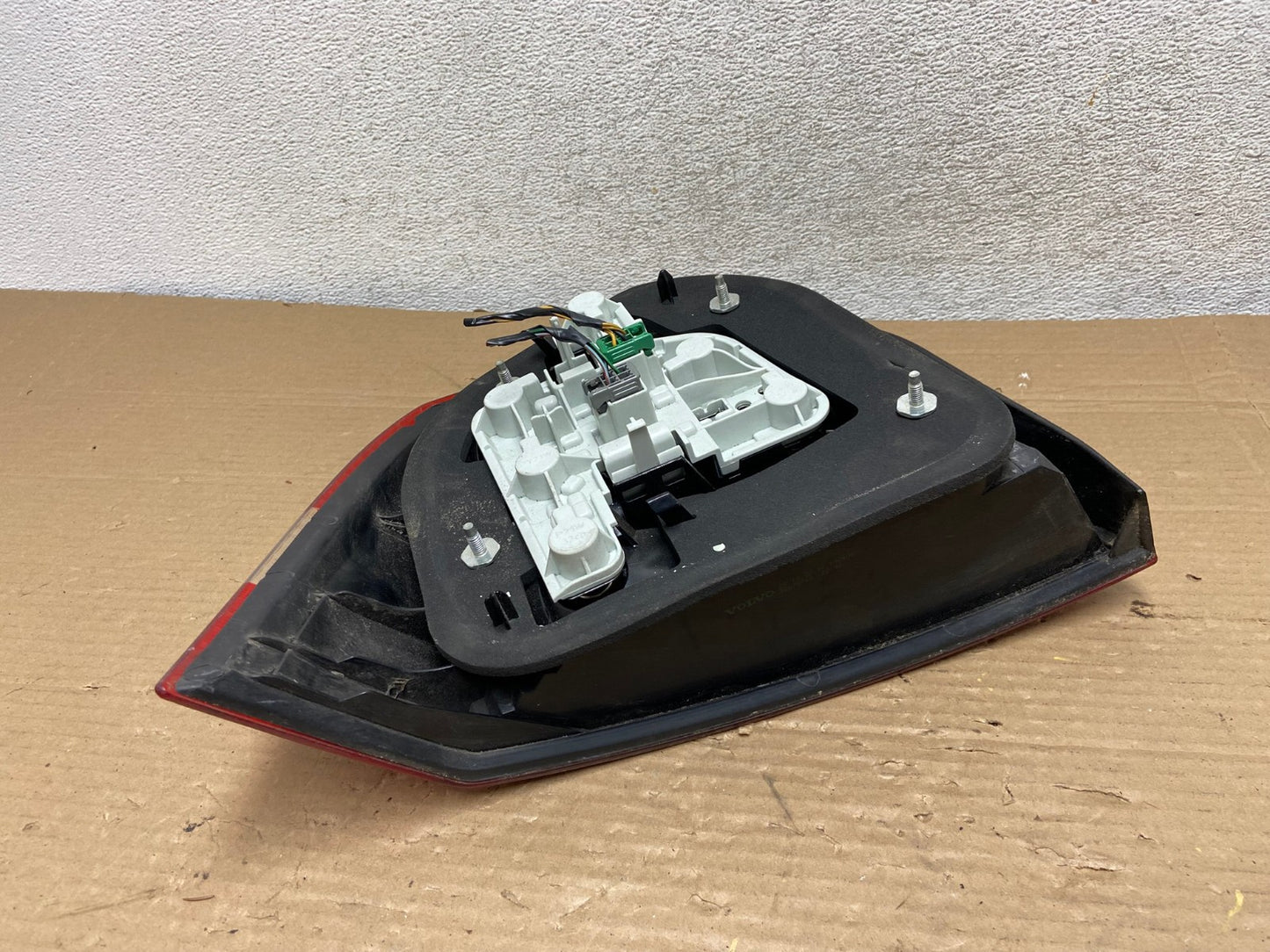2004 to 2007 Volvo S40 Right Passenger RH Side Tail Light AG9036 LK5
