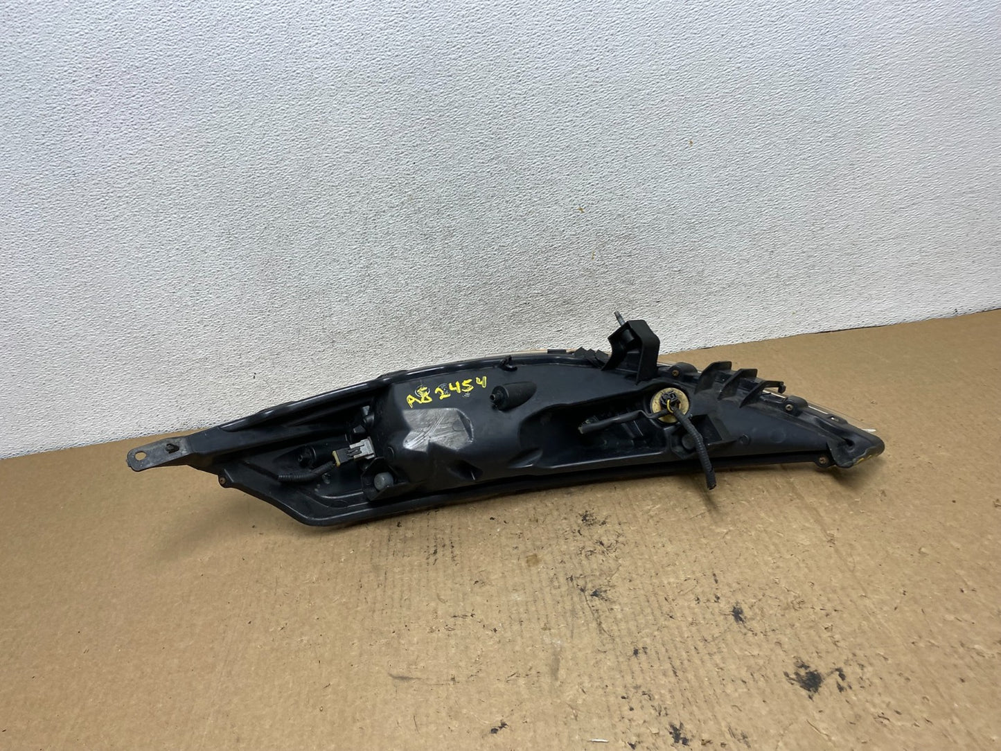 2011-2014 Nissan Juke Turn Signal Headlight Right Passenger RH Halogen AG2454 DW5