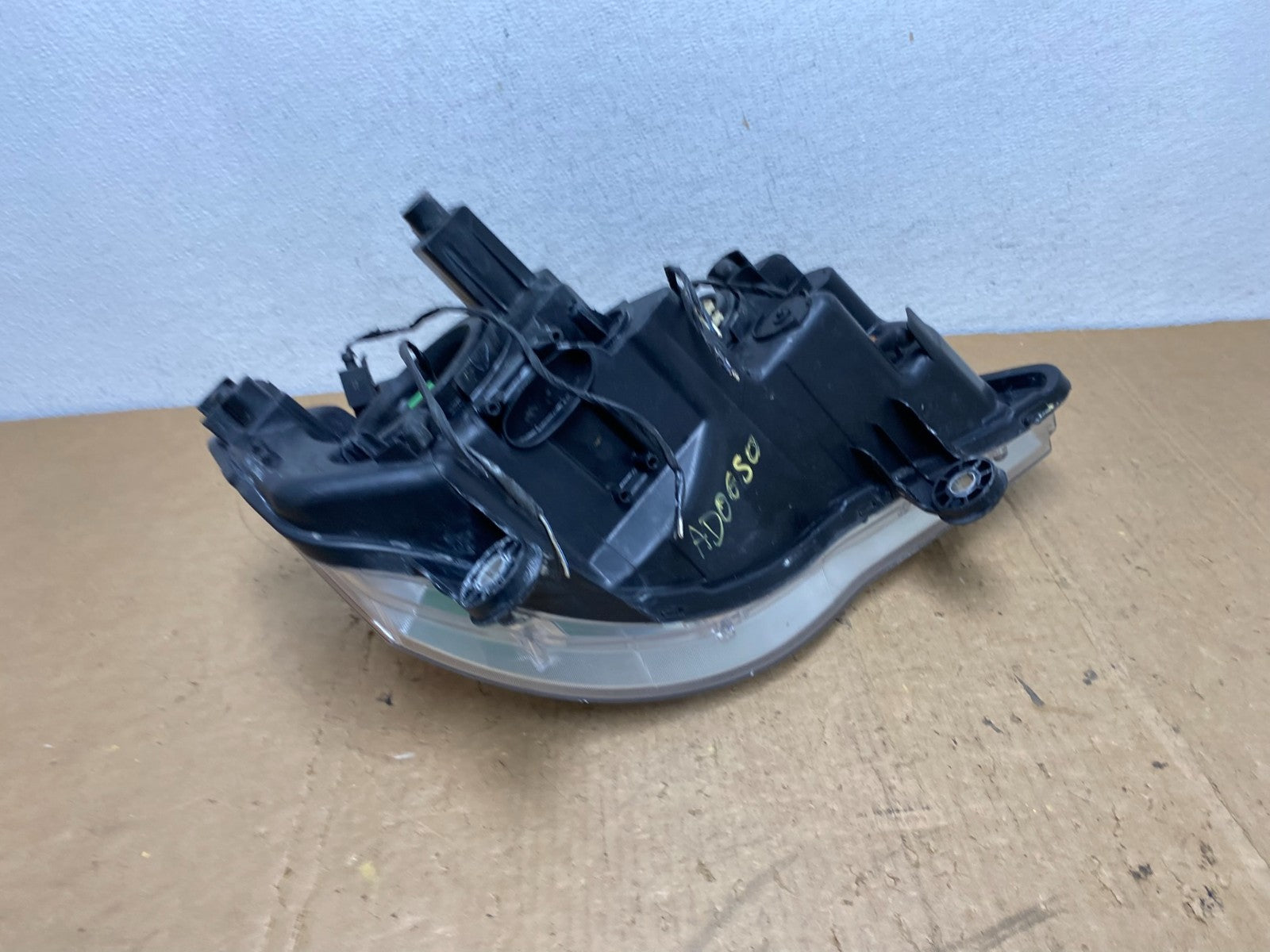 2008 to 2016 Chrysler Town and Country Left Driver Lh Side Headlight AD0650 DW7