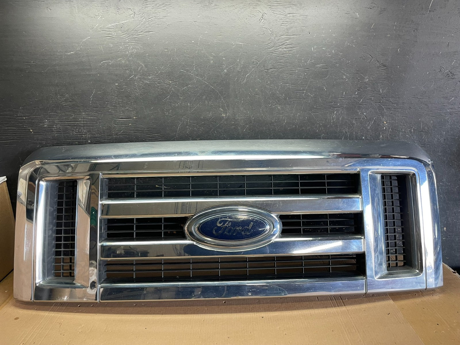 2008 to 2014 Ford Econoline E150 E250 Front Upper Chrome Grill Grille AA1899 DG0